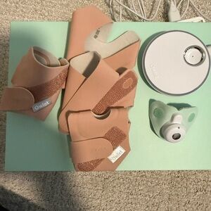 Owlet Baby Monitor Set w/Dusty Pink Socks